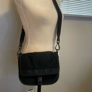 Lululemon Cross body.